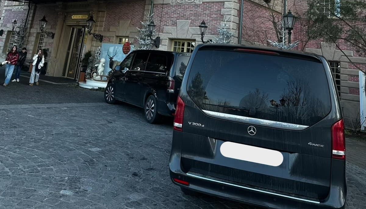 Van Mercedes Classe V coffre spacieux - comparatif taxi VTC Strasbourg